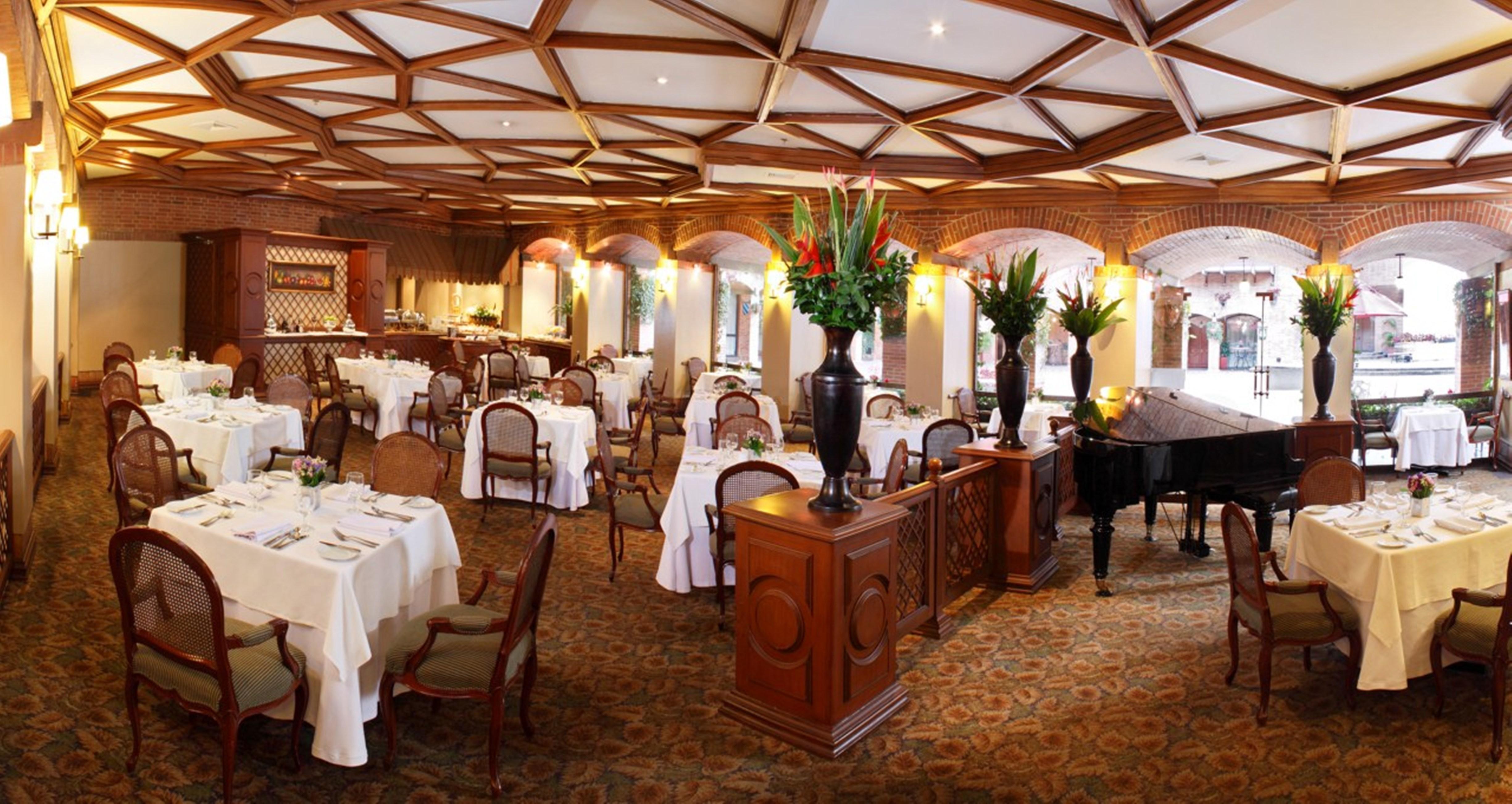 Hotel Estelar La Fontana Bogotá Eksteriør bilde The restaurant