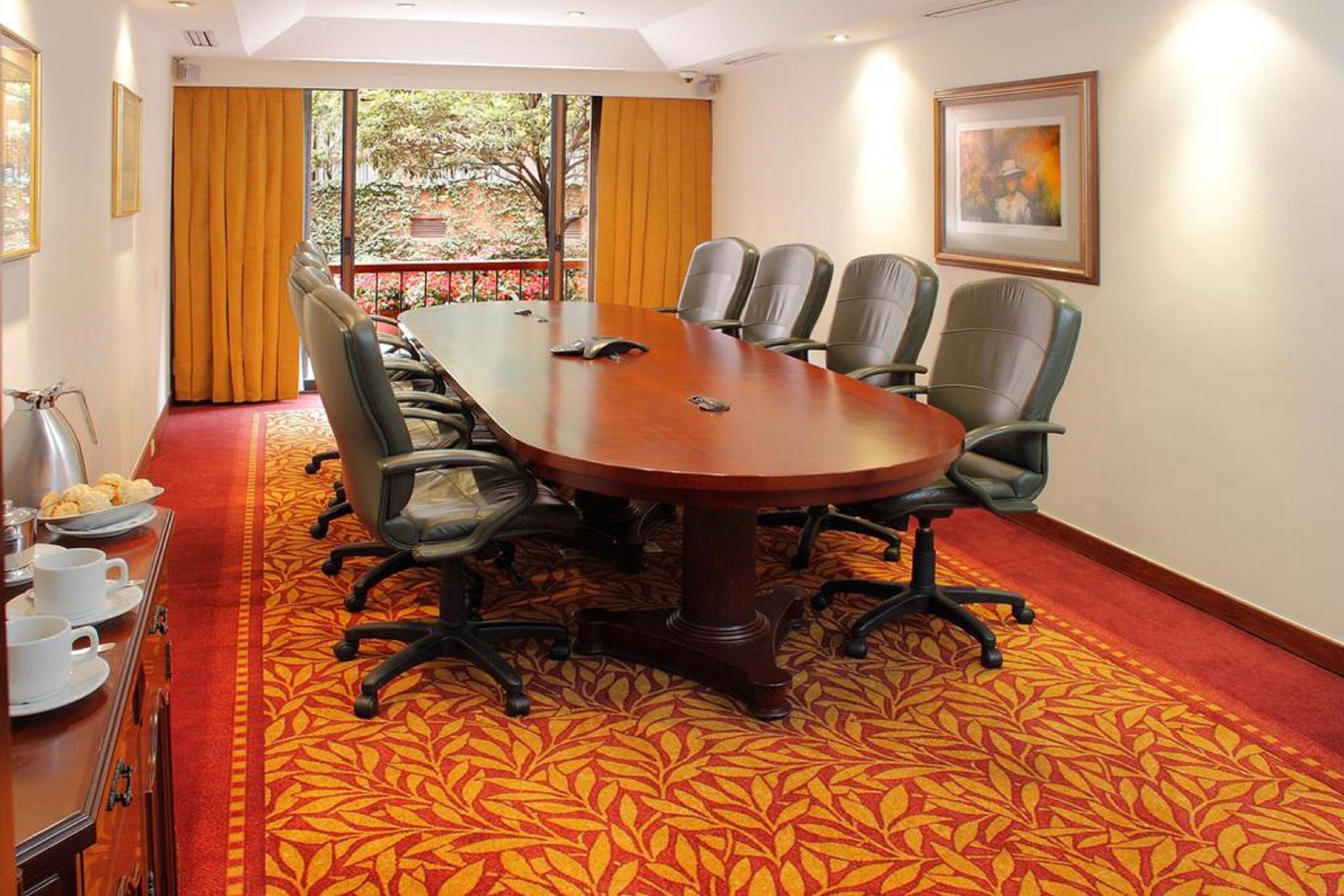 Hotel Estelar La Fontana Bogotá Eksteriør bilde A meeting room